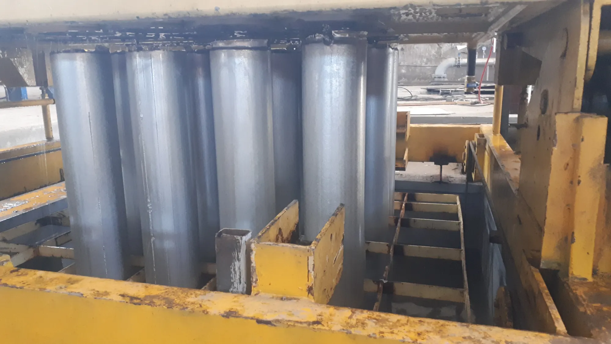 Sistema de control de procesos para una planta de extrusión de lingotes de aluminio 6