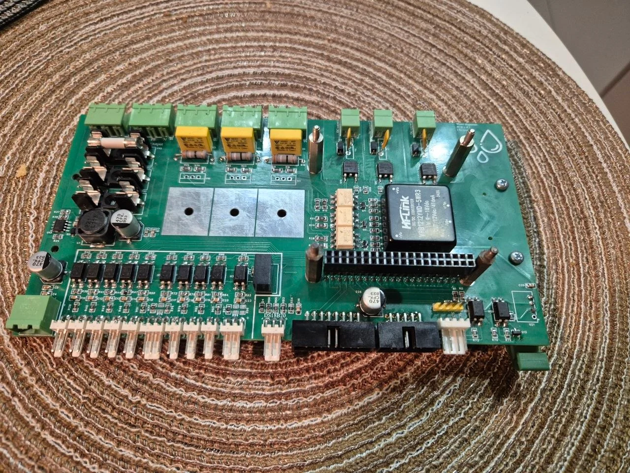 Плата керування вендінговим автоматом. 1